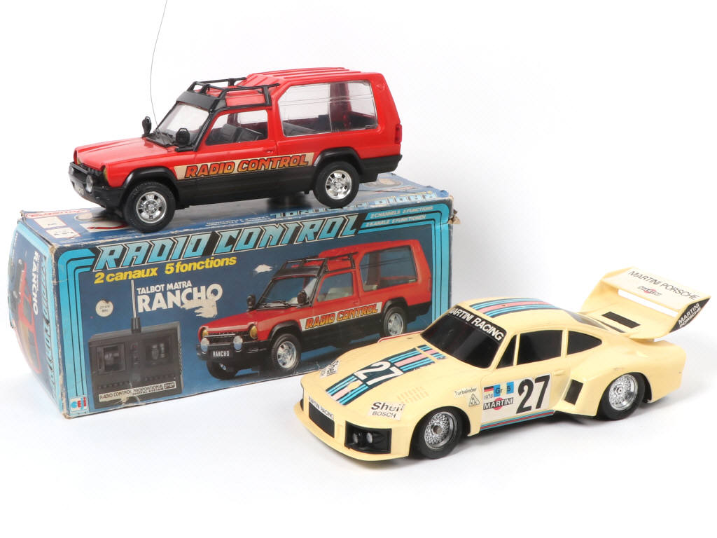 Lot 76 - DIVERS (2)