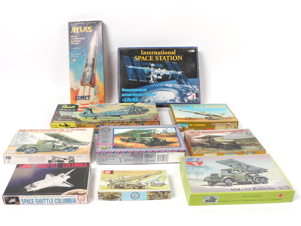 Lot 16 - DIVERS (10)