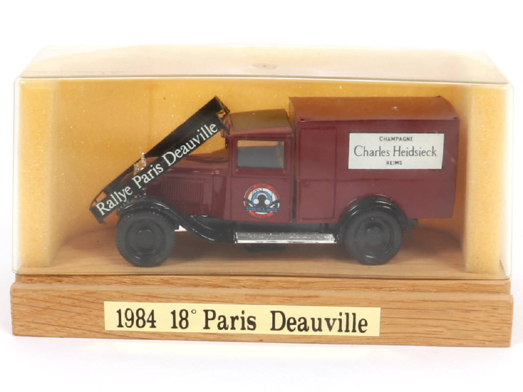 Lot 90 - DIVERS (6)