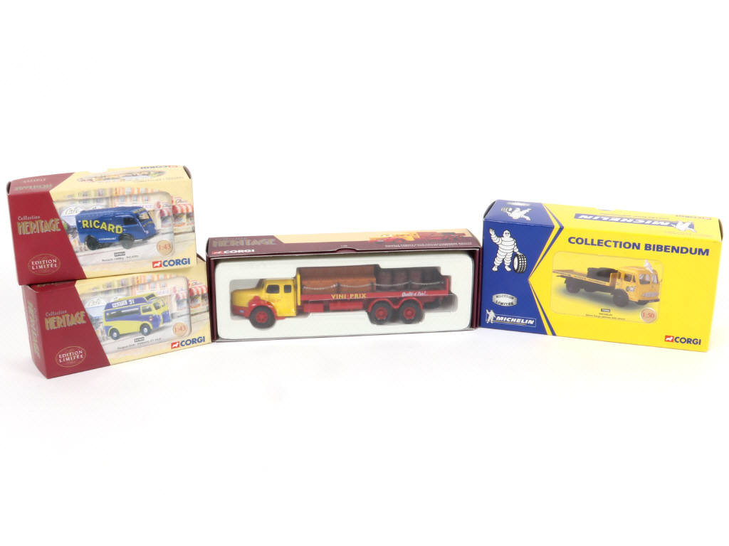 Lot 221 - CORGI TOYS (GB) (4)