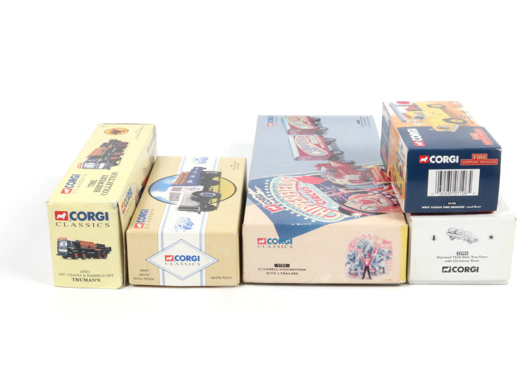 Lot 223 - CORGI TOYS (GB) (5)