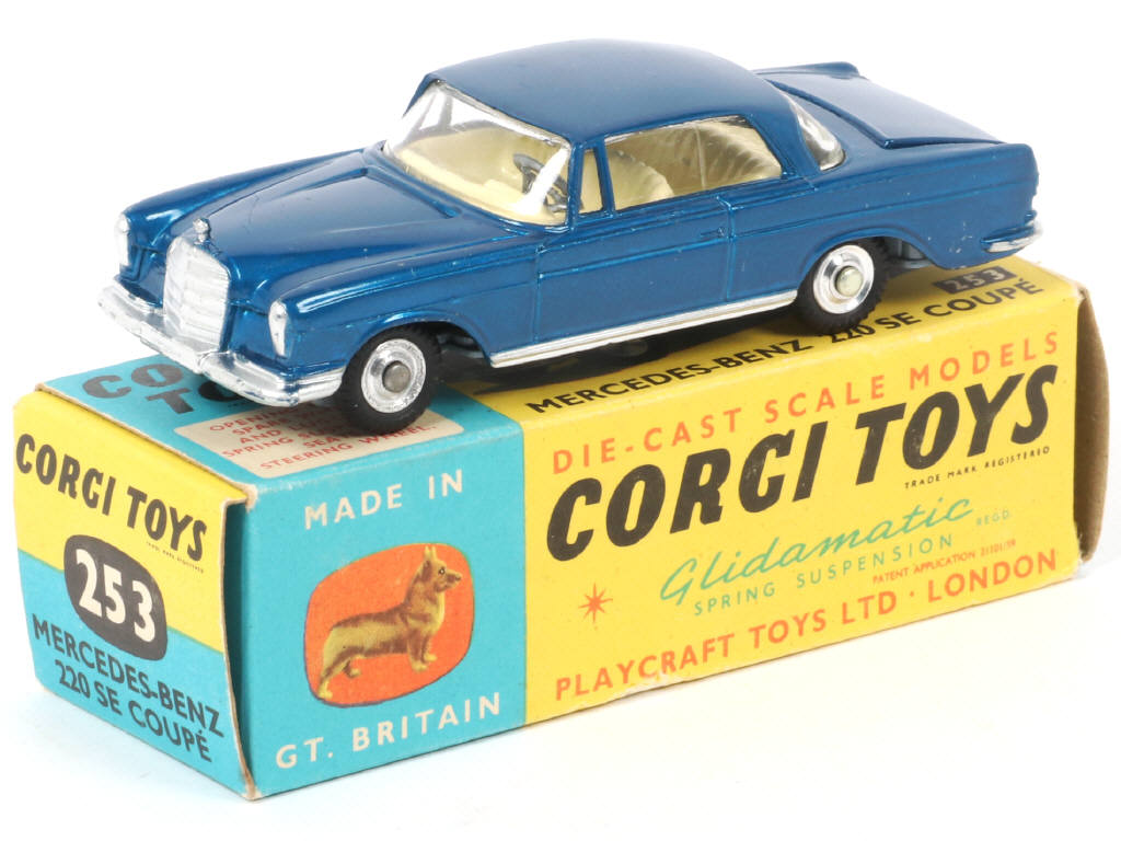 Lot 203 - CORGI TOYS (GB) (1)