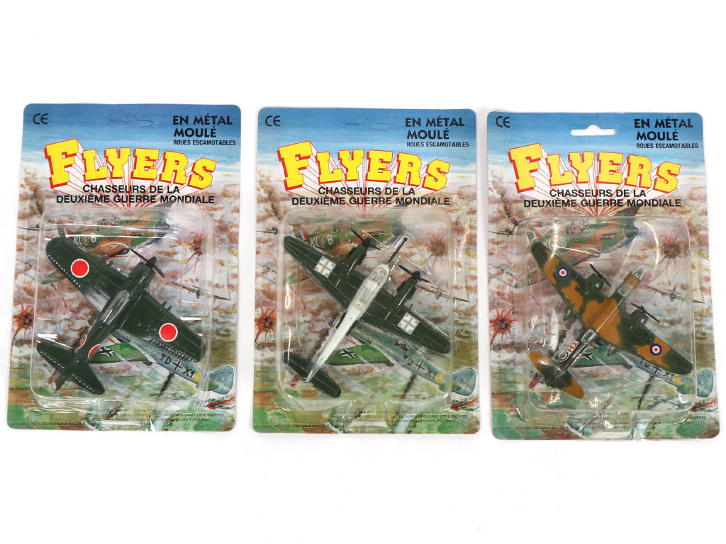 Lot 38 - DIVERS (11)