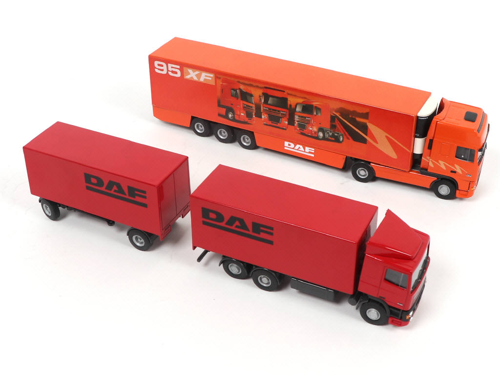 Lot 113 - LION-TOYS (PAYS-BAS) (2)