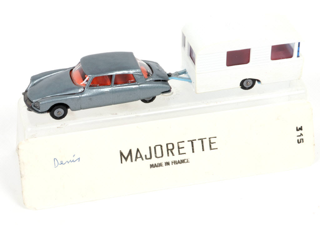 Lot 25 - MAJORETTE (FRANCE) (1)