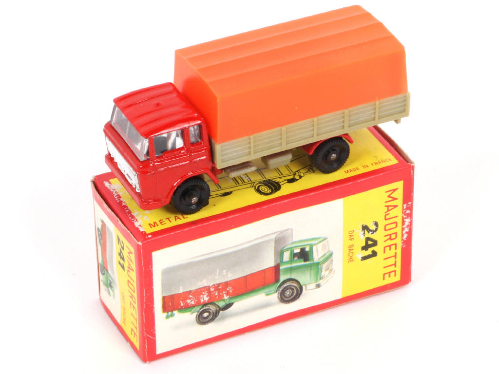 Lot 70 - MAJORETTE (FRANCE) (1)