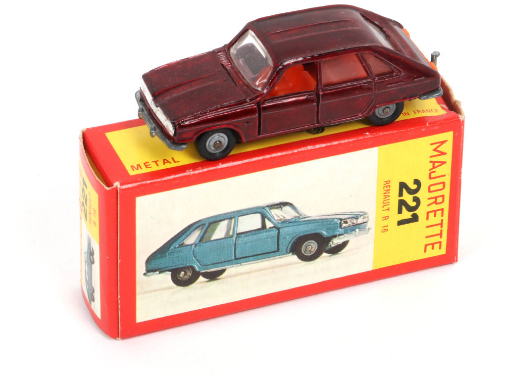 Lot 83 - MAJORETTE (FRANCE) (1)