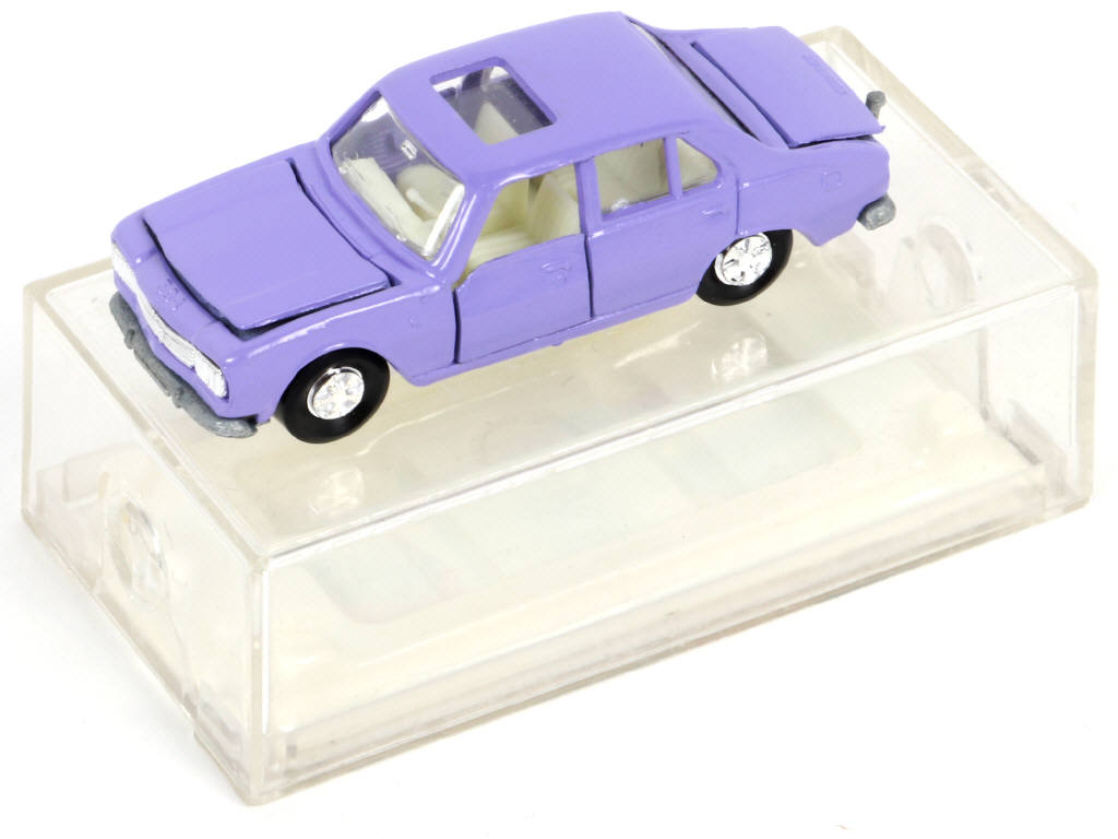 Lot 98 - MAJORETTE (FRANCE) (1)