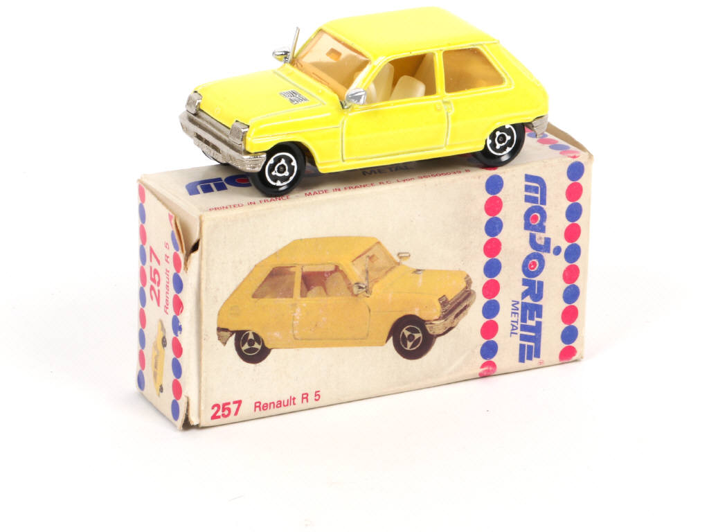 Lot 134 - MAJORETTE (FRANCE) (1)