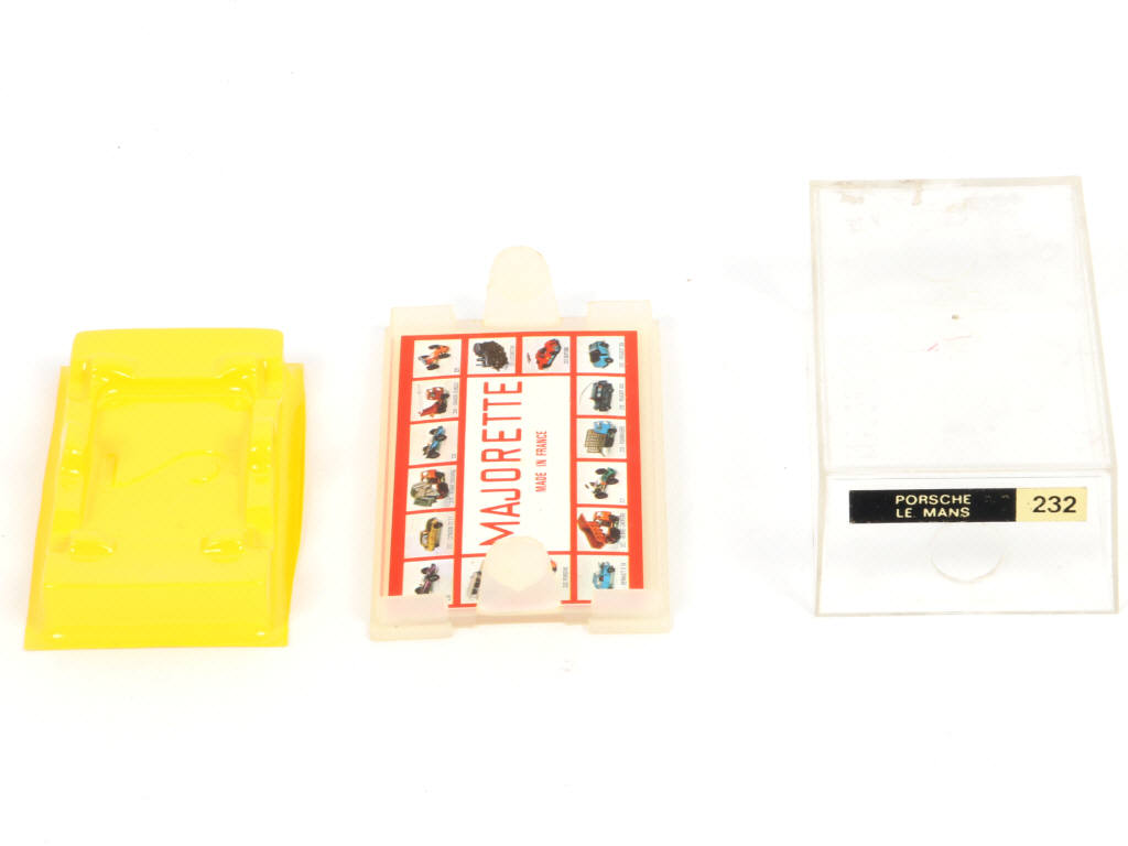 Lot 140 - MAJORETTE (FRANCE) (1)