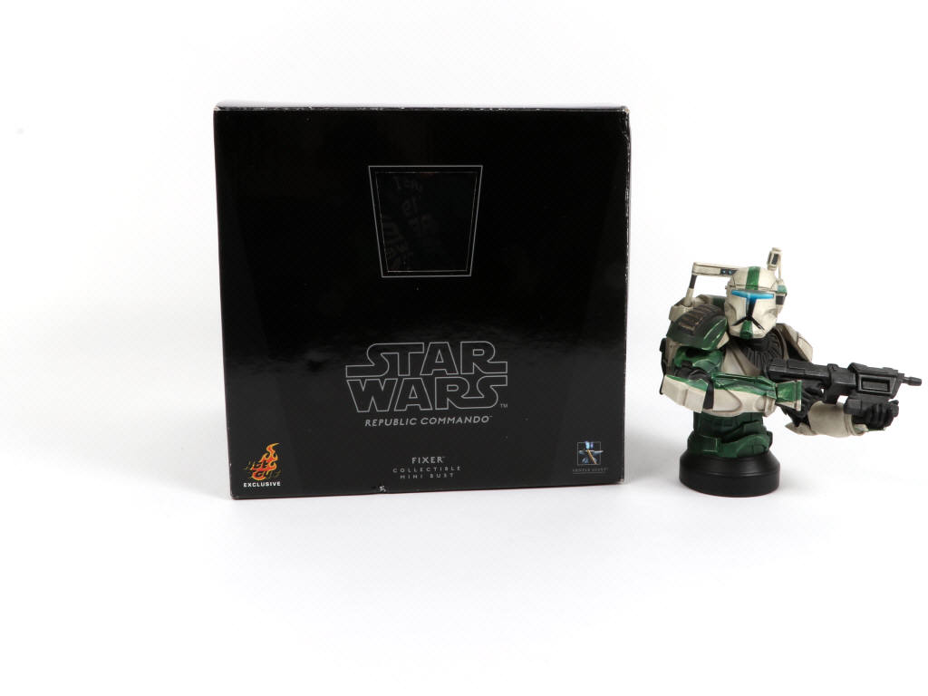 Lot 59 - GENTLE GIANT (CHINE) (1)