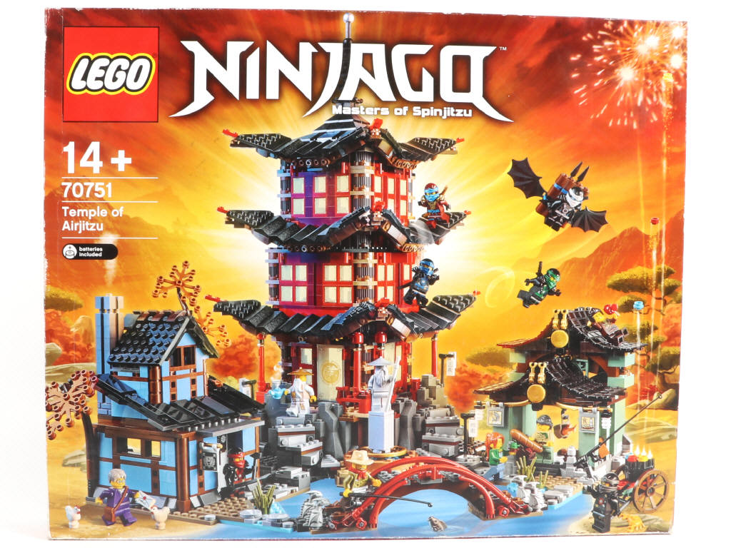 Lot 170 - LEGO (DANEMARK) (1)