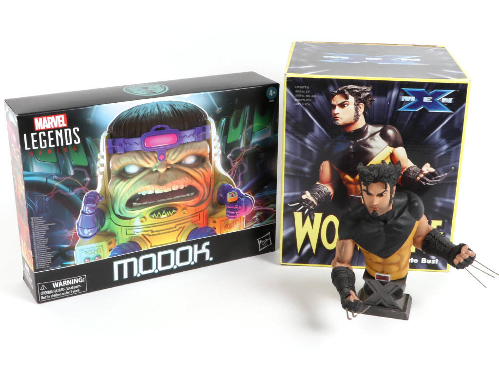 Lot 94 - DIAMOND SELECT TOYS (USA) (2)