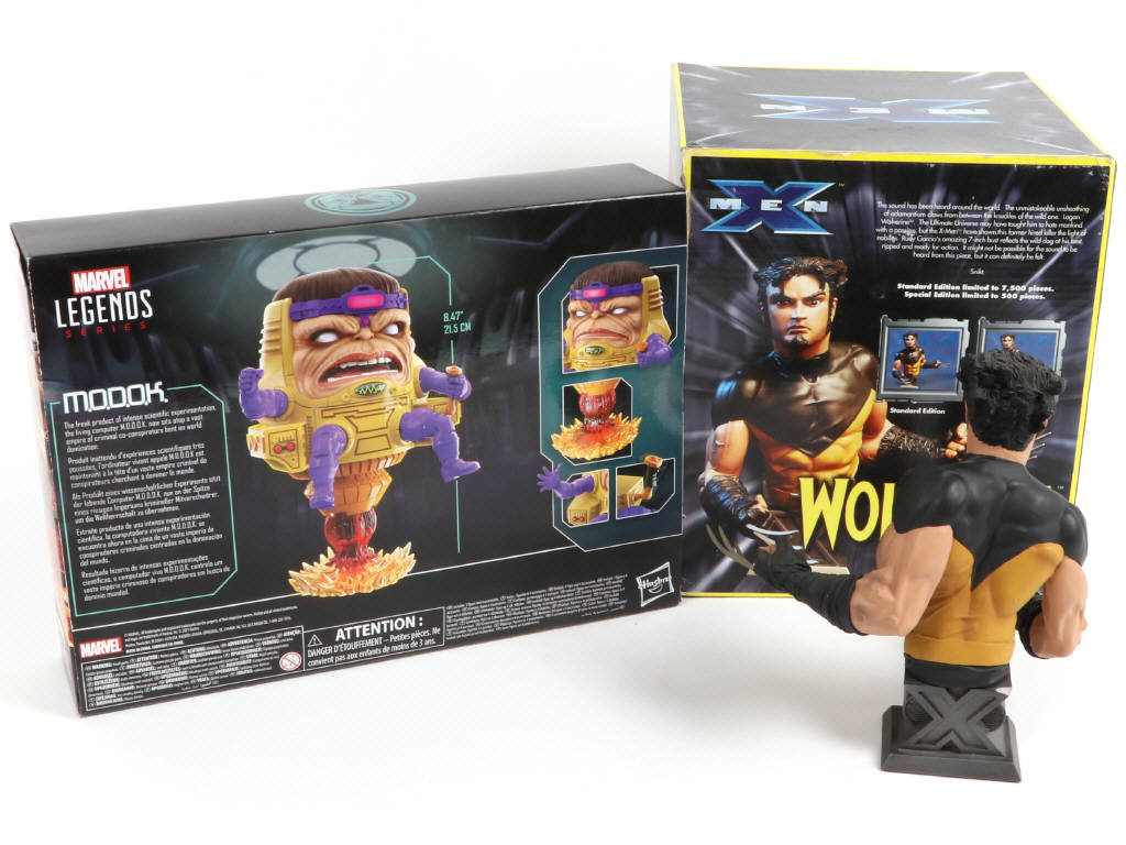 Lot 94 - DIAMOND SELECT TOYS (USA) (2)