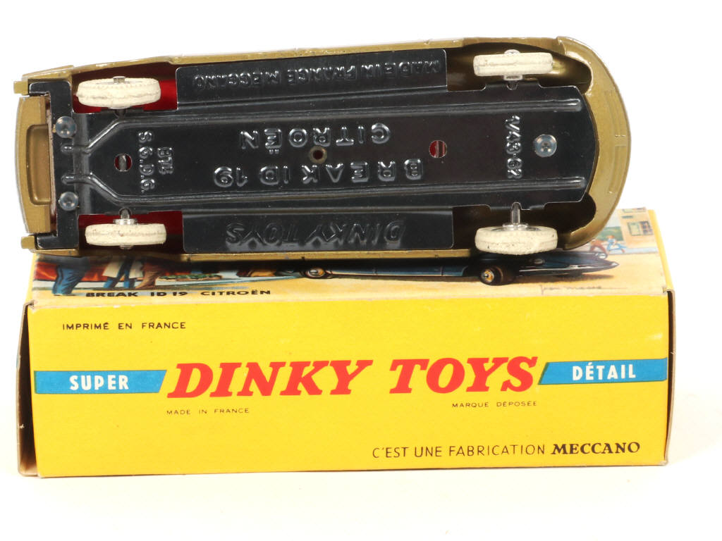 Lot 555 - DINKY TOYS (FRANCE) (1)