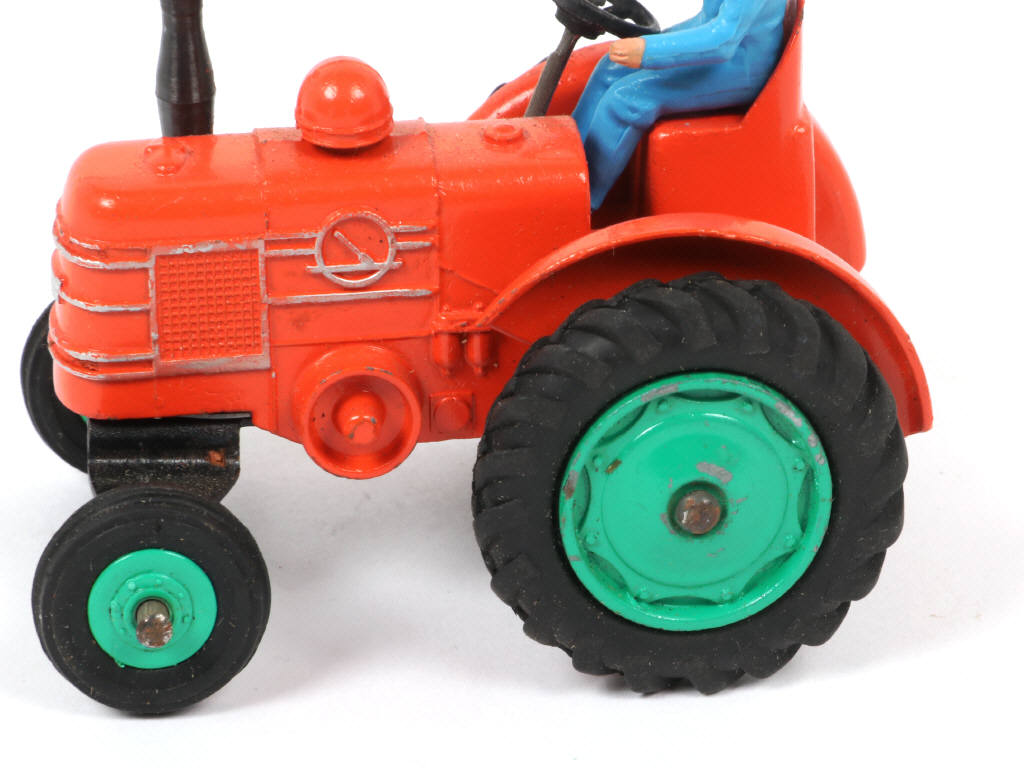 Lot 642 - DINKY TOYS (GB) (1)