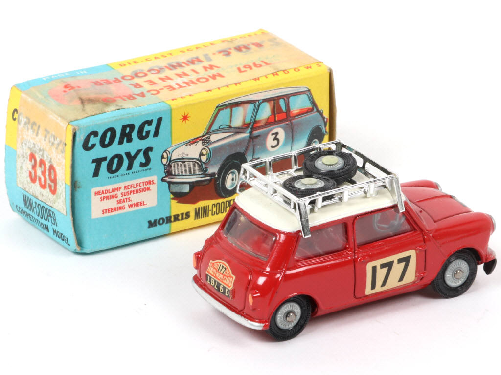 Lot 402 - CORGI TOYS (GB) (1)