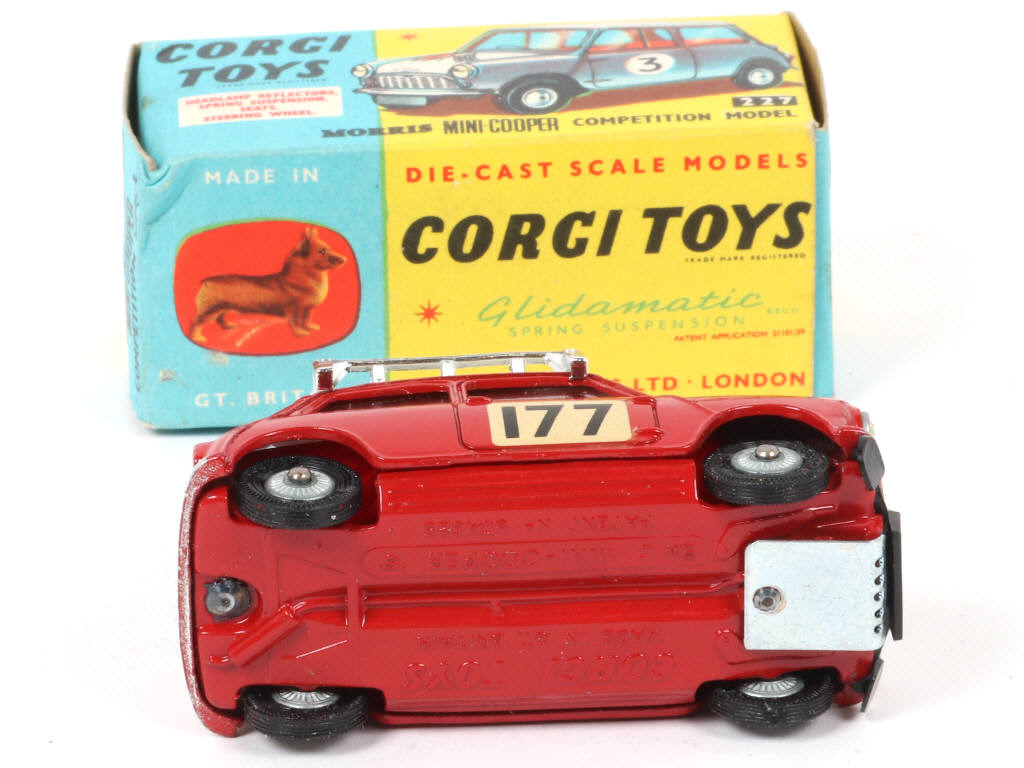 Lot 402 - CORGI TOYS (GB) (1)