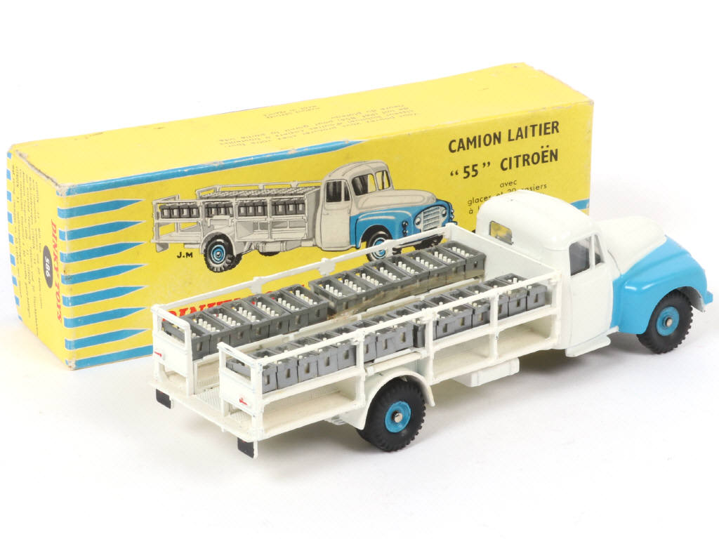 Lot 594 - DINKY TOYS (FRANCE) (1)