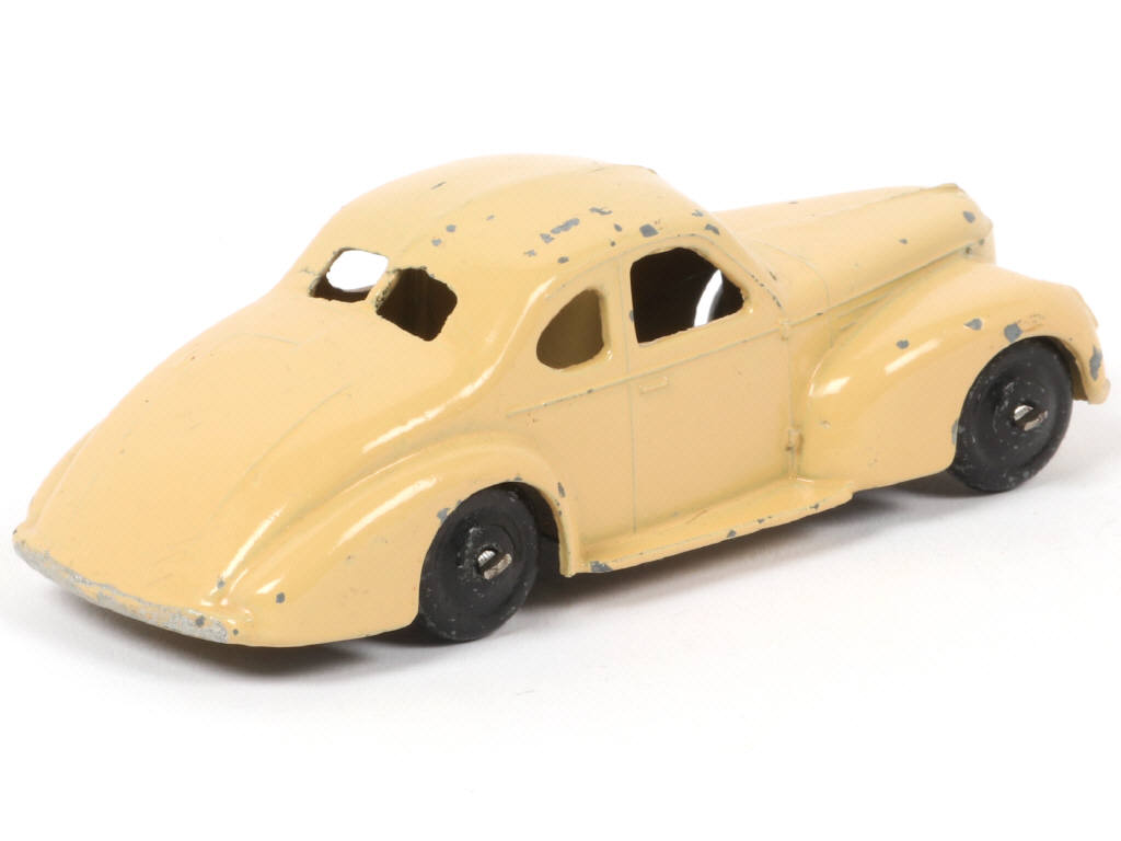 Lot 505 - DINKY TOYS (FRANCE) (1)