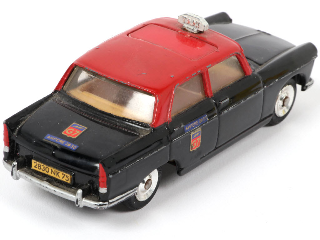 Lot 540 - DINKY TOYS (FRANCE) (3)