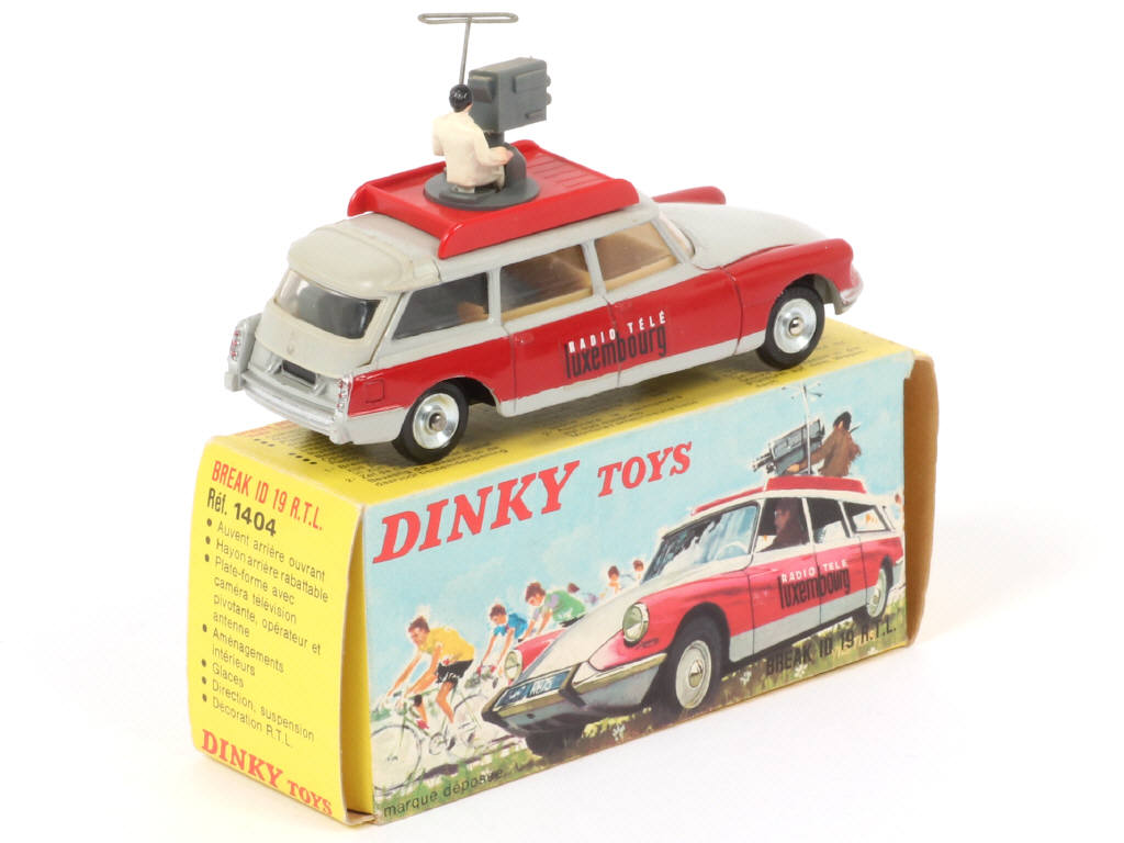 Lot 559 - DINKY TOYS (FRANCE) (1)