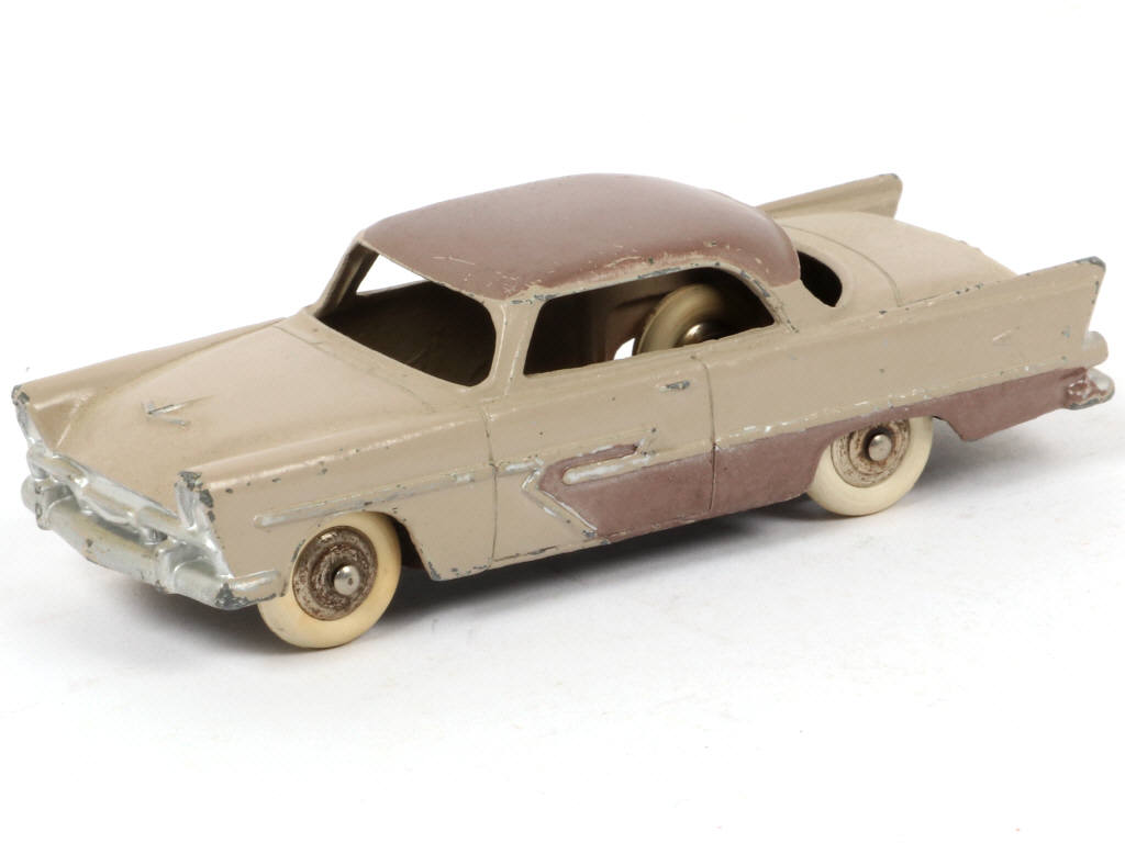 Lot 507 - DINKY TOYS (FRANCE) (1)