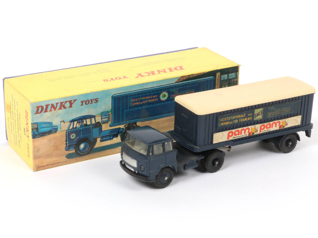 Lot 615 - DINKY TOYS (FRANCE) (1)