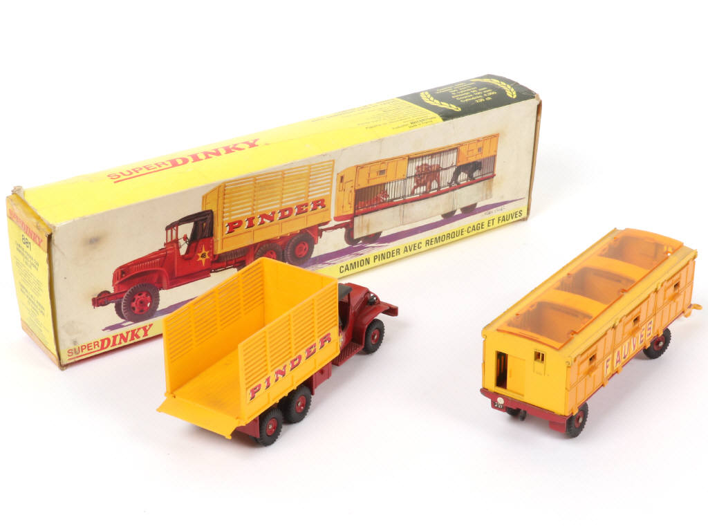 Lot 623 - DINKY TOYS (FRANCE) (1)