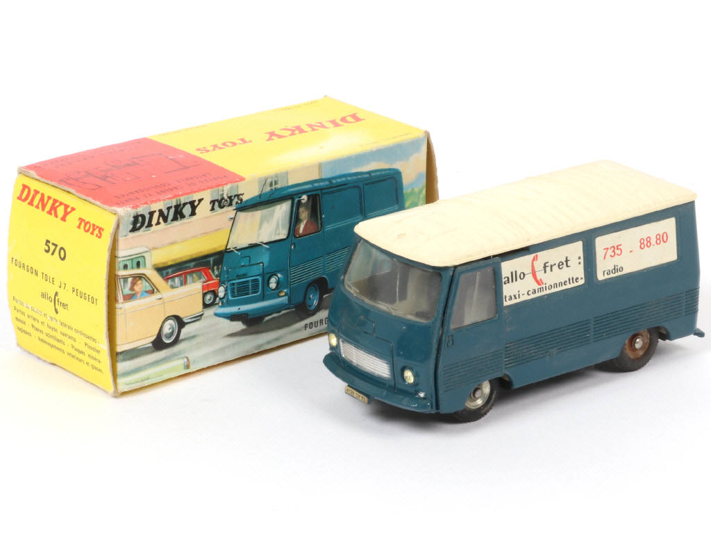 Lot 599 - DINKY TOYS (FRANCE) (1)
