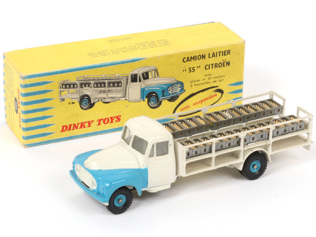 Lot 593 - DINKY TOYS (FRANCE) (1)