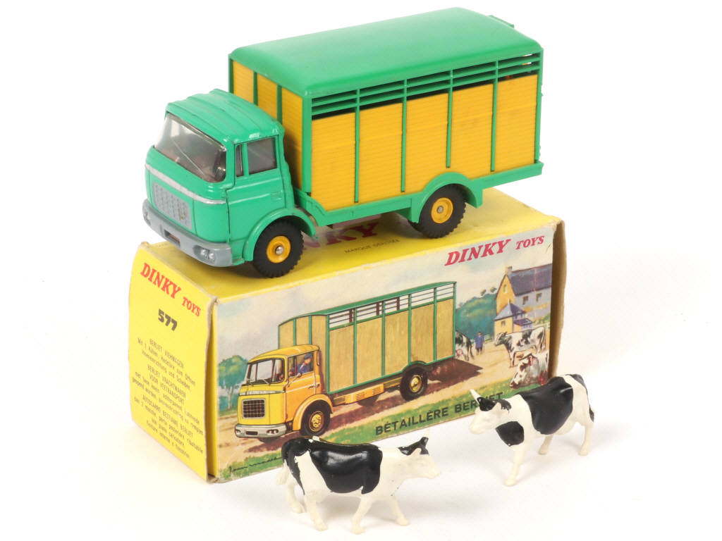 Lot 602 - DINKY TOYS (FRANCE) (1)