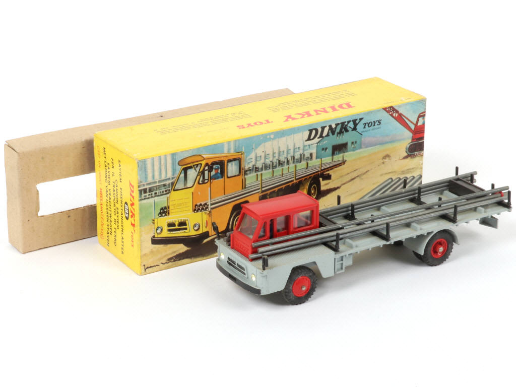 Lot 617 - DINKY TOYS (FRANCE) (1)