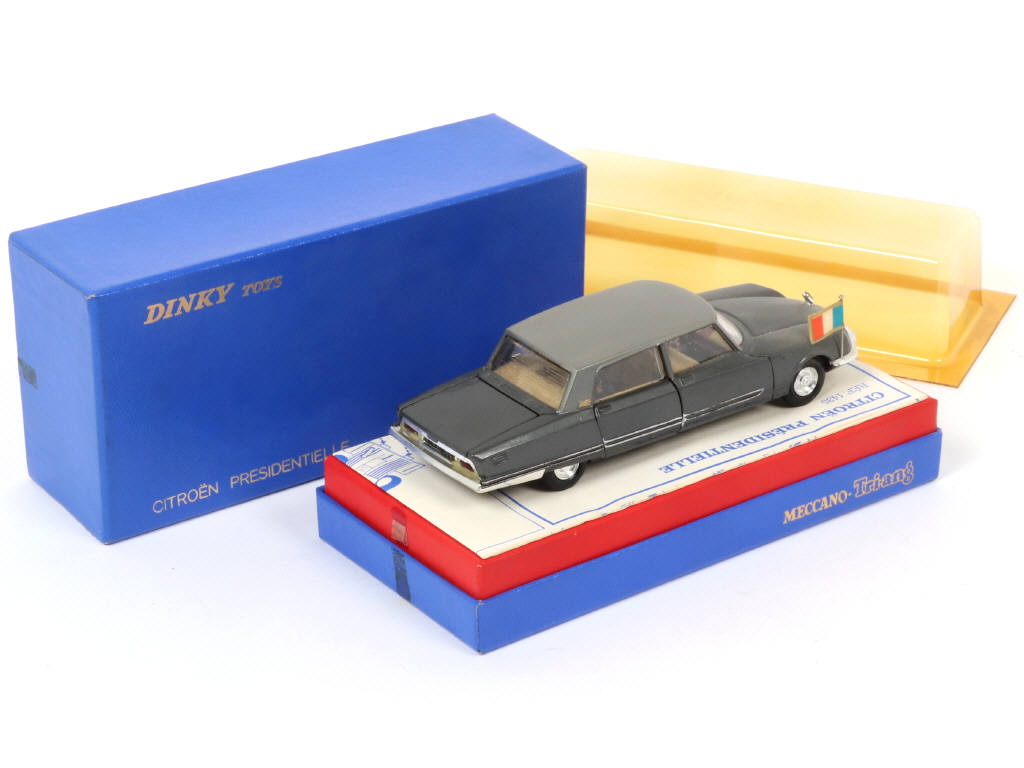 Lot 563 - DINKY TOYS (FRANCE) (1)