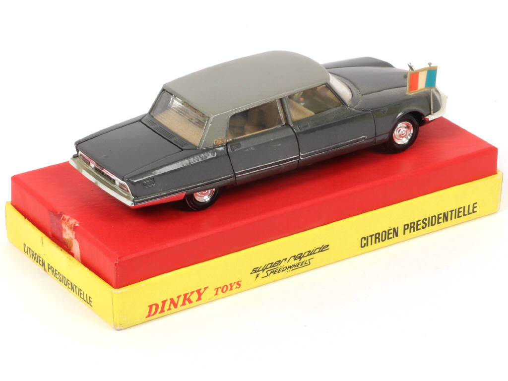 Lot 562 - DINKY TOYS (FRANCE) (1)