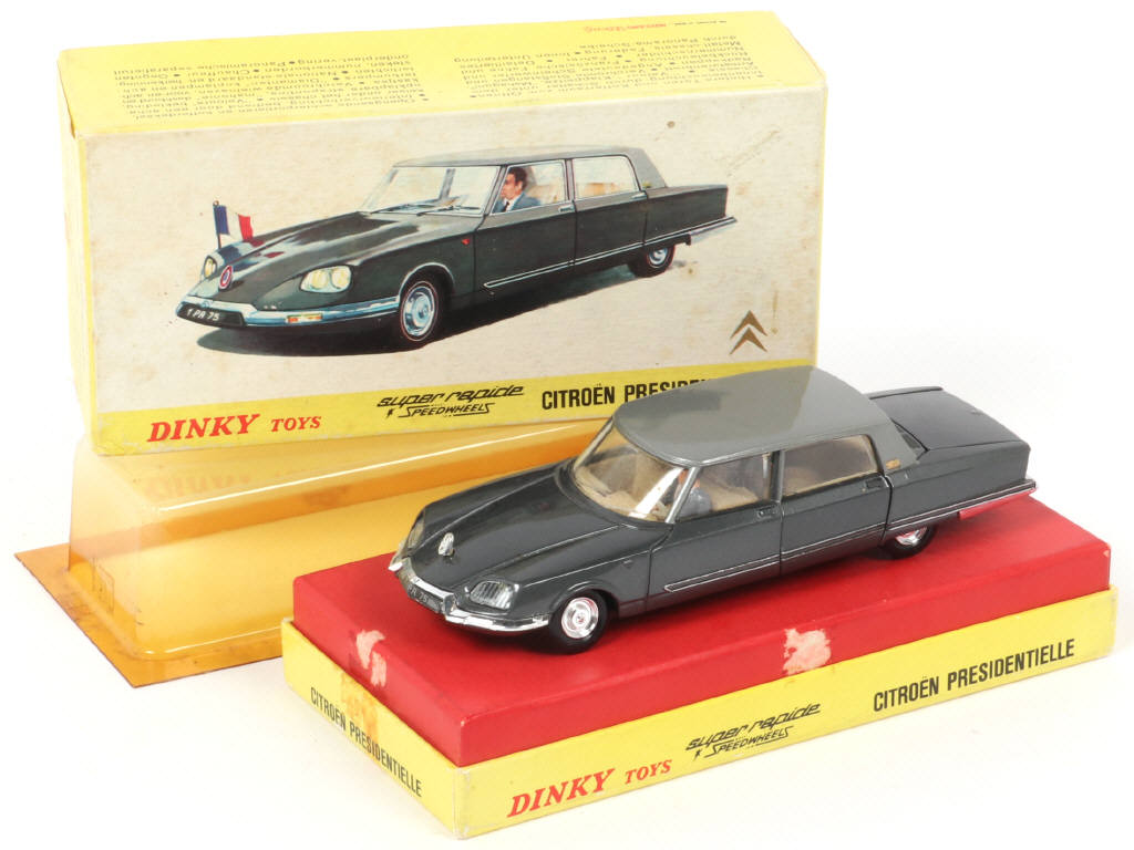 Lot 561 - DINKY TOYS (FRANCE) (1)