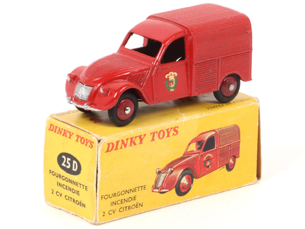 Lot 547 - DINKY TOYS (FRANCE) (1)