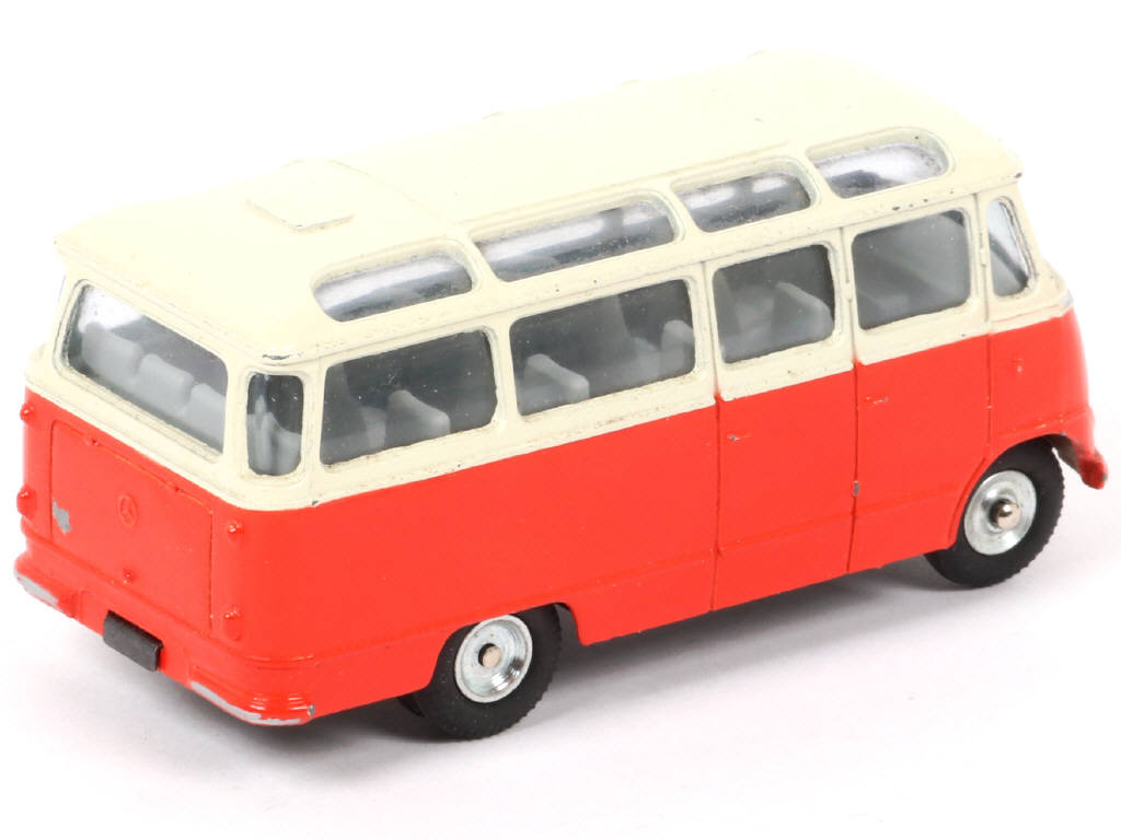 Lot 516 - DINKY TOYS (FRANCE) (1)