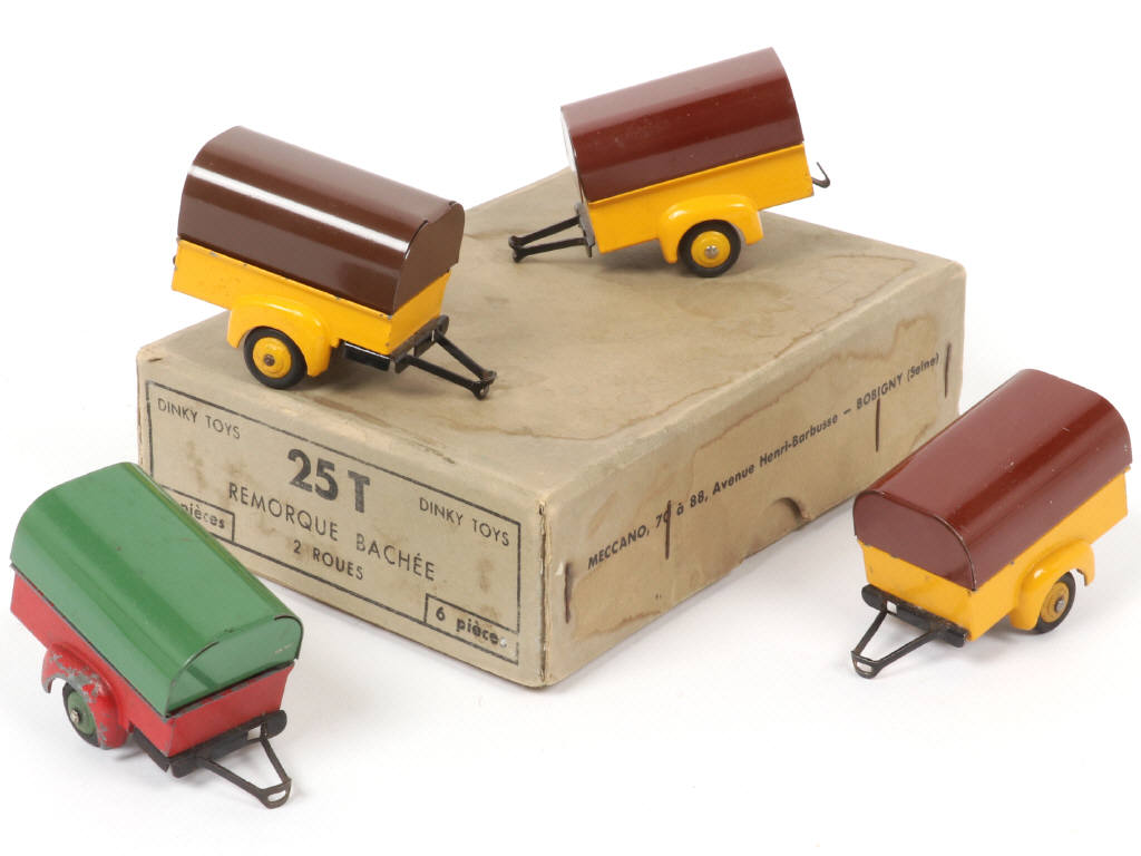 Lot 503 - DINKY TOYS (FRANCE) (5)