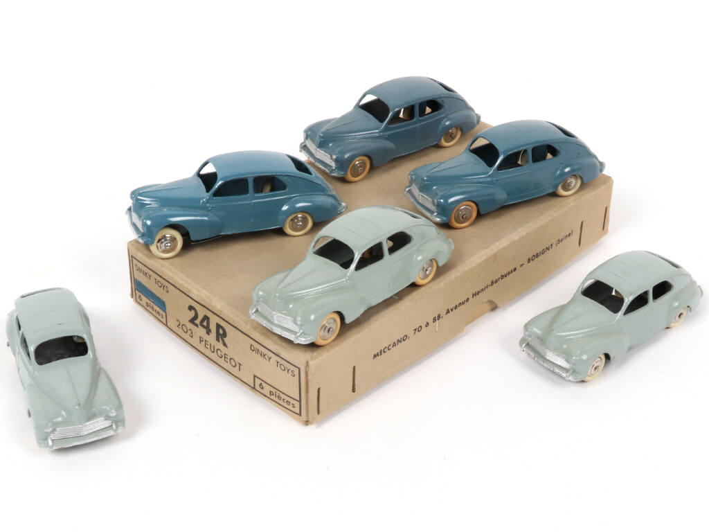 Lot 497 - DINKY TOYS (FRANCE) (7)