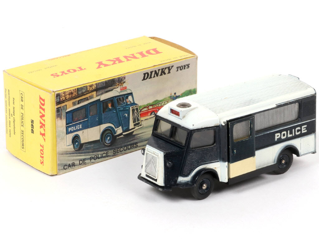 Lot 591 - DINKY TOYS (FRANCE) (1)
