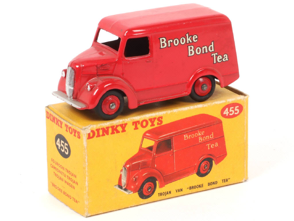 Lot 645 - DINKY TOYS (GB) (1)