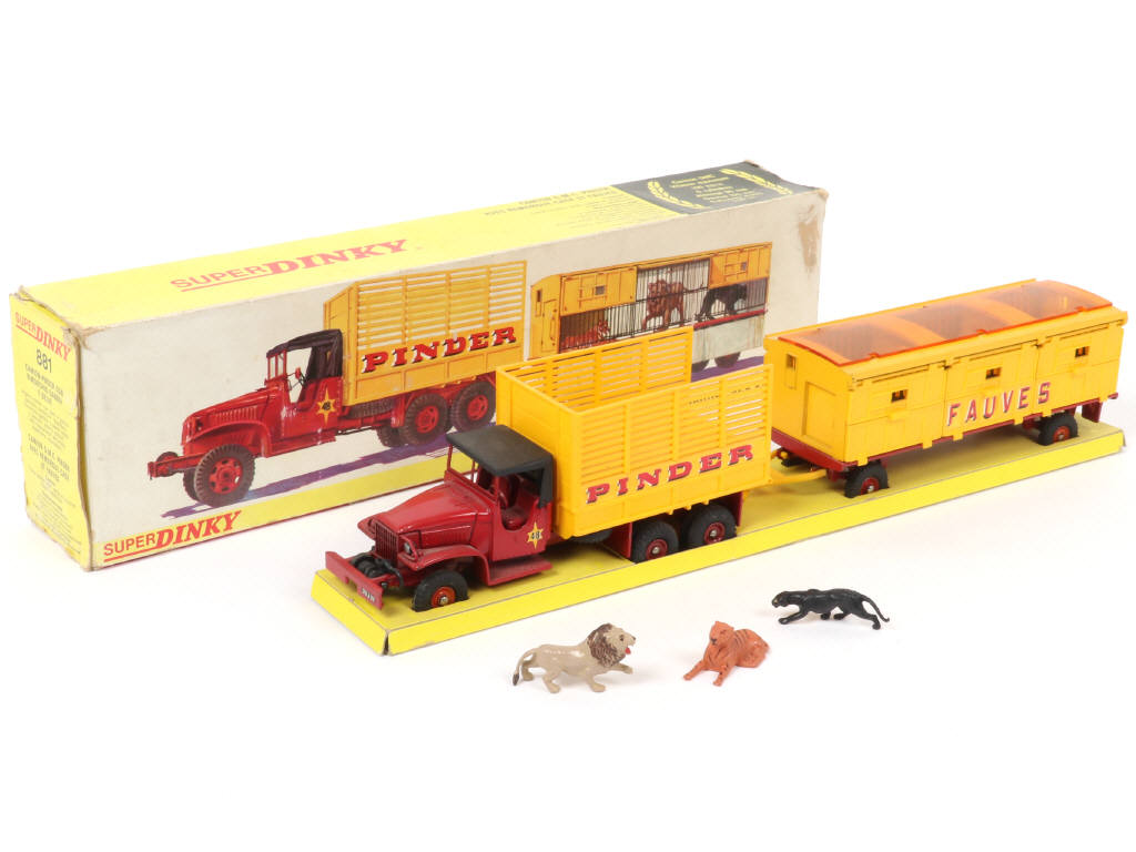 Lot 622 - DINKY TOYS (FRANCE) (1)