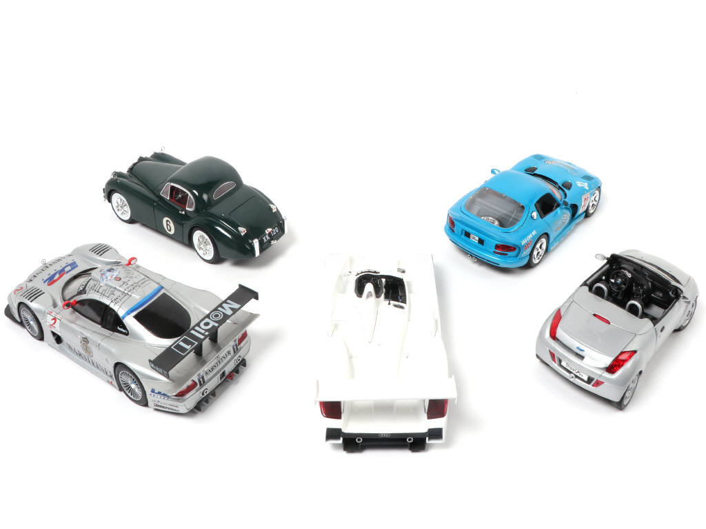 Lot 89 - DIVERS (5)