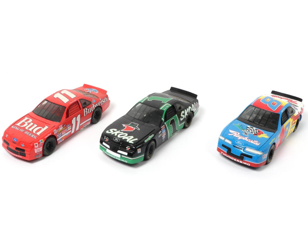 Lot 49 - DIVERS (3)