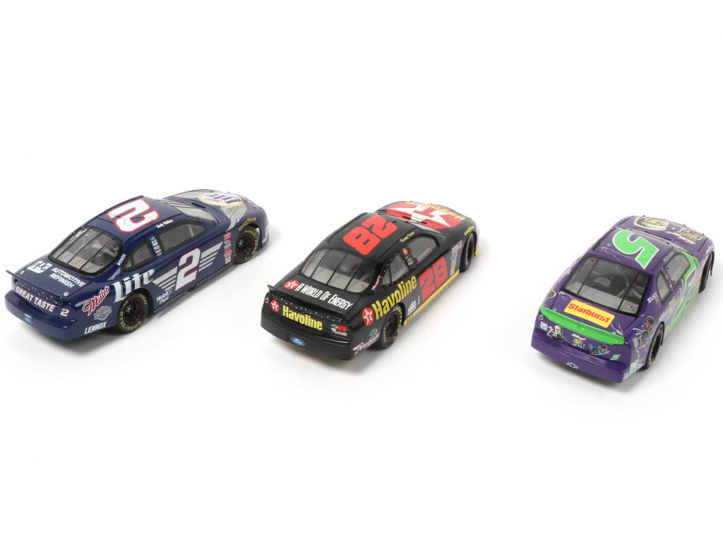 Lot 55 - DIVERS (3)