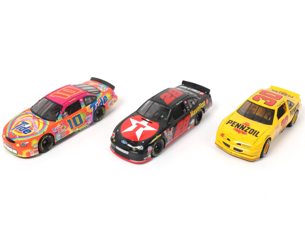 Lot 56 - DIVERS (3)