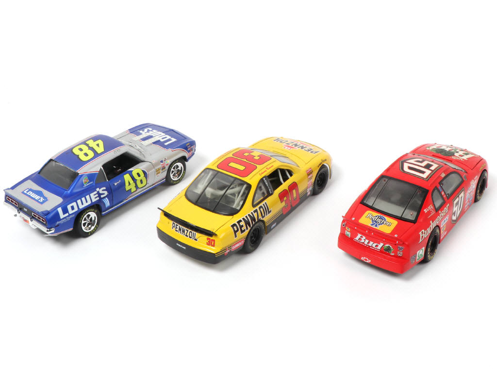 Lot 57 - DIVERS (3)