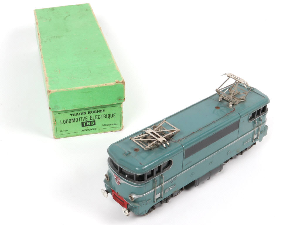 Lot 33 - HORNBY 'O' (FRANCE) (1)