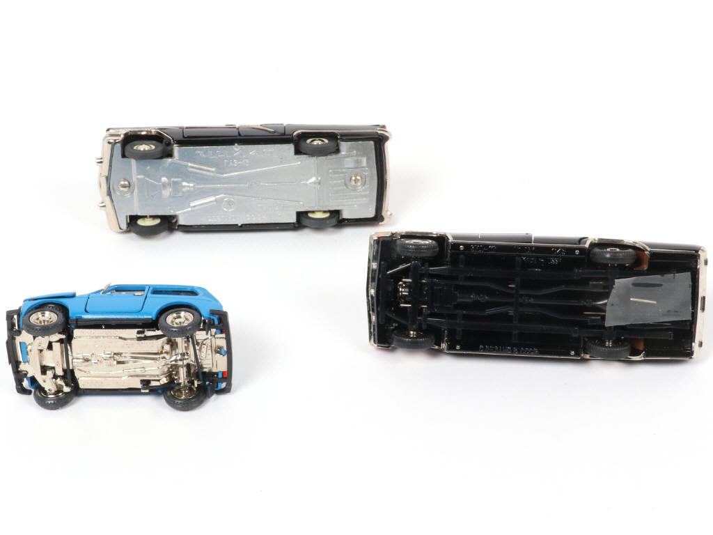 Lot 82 - DIVERS (URSS) (3)